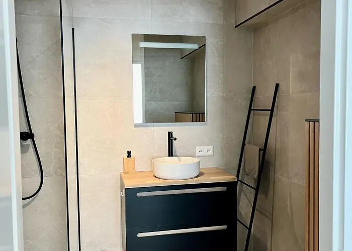 Beautiful Surf Style By The Sea * Lahey