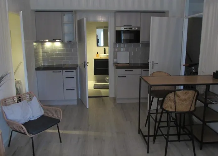 아파트 Beautiful Surf Style By The Sea 헤이그