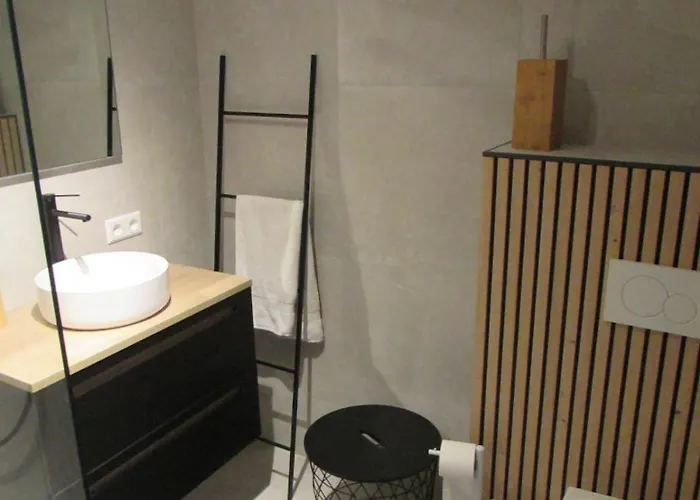 Beautiful Surf Style By The Sea